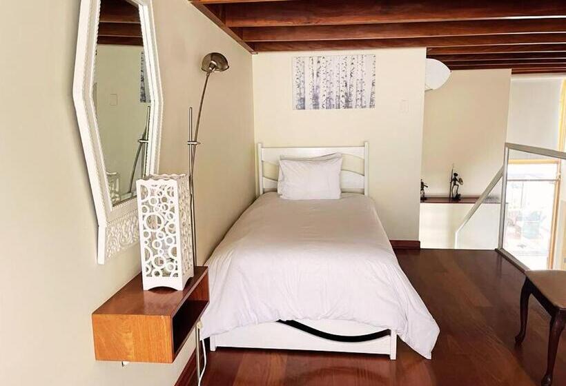 سوئیت پریمیوم, Atrium Miraflores