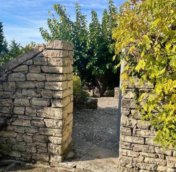 اتاق استاندارد با چشم‌انداز باغ, Domaine De L Enclos