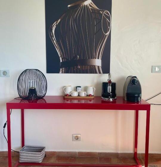سوییت دوبلکس, Domaine De L Enclos