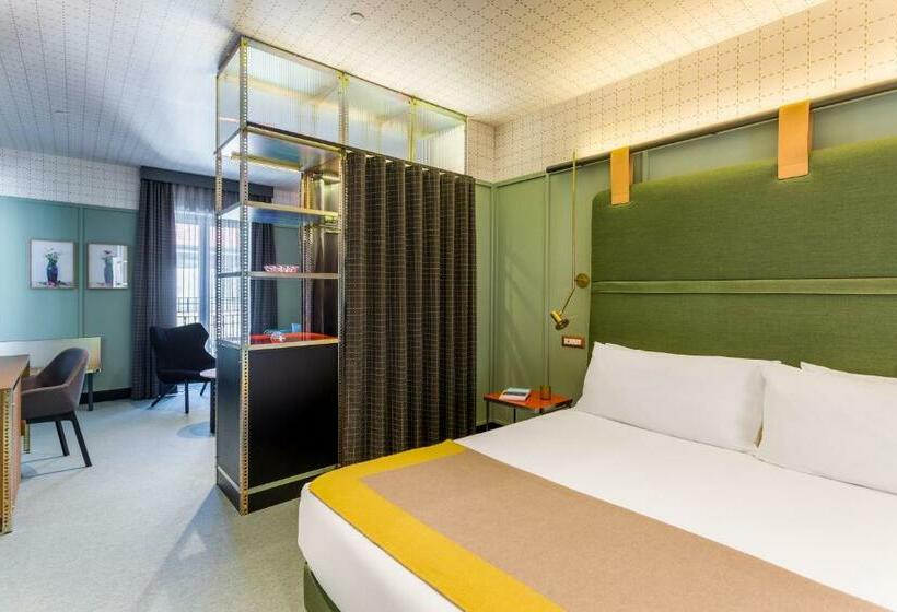 سوییت جونیور, Room Mate Giulia