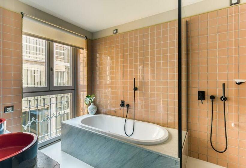 سوییت جونیور, Room Mate Giulia