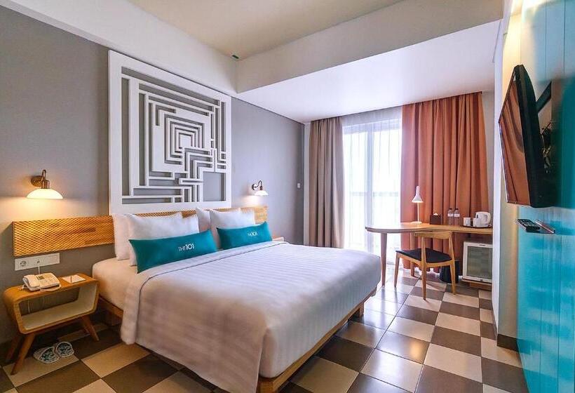 Номер Deluxe Вид на Бассейн, The 1o1 Bogor Suryakancana