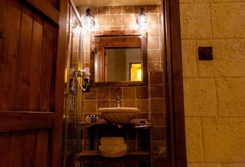 اتاق لوکس, Reji Boutique