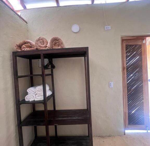 클래식 4인 룸, Makai Beach Hostel