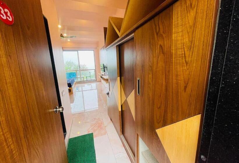 Люкс с Балконом, Natural Resort Panhala