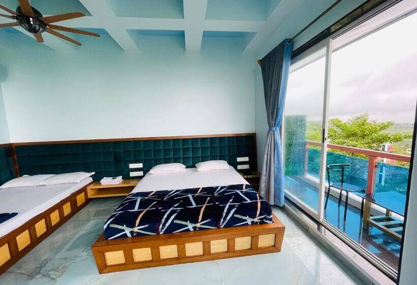 Люкс с Балконом, Natural Resort Panhala