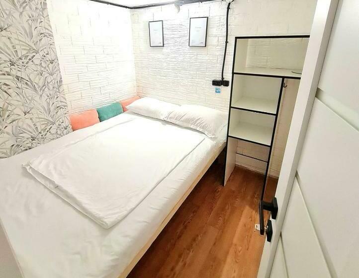 اتاق اکونومی, Hostel Caps Home