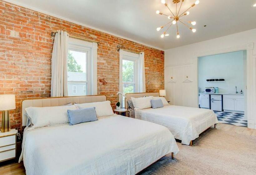 Президентский Люкс, Suite 1 Historic Art City Inn