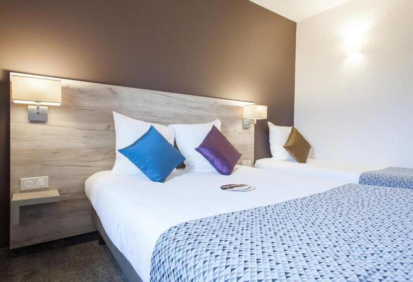 Номер Стандарт Трехместный, Brit Hotel Saumur