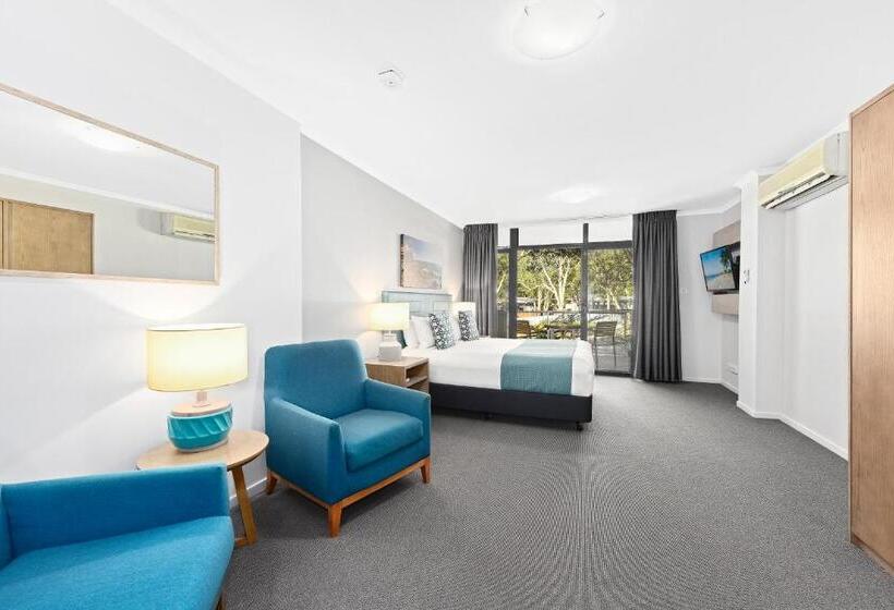 Deluxe Suite King Bed, Club Wyndham Flynns Beach, Trademark Collection By Wyndham