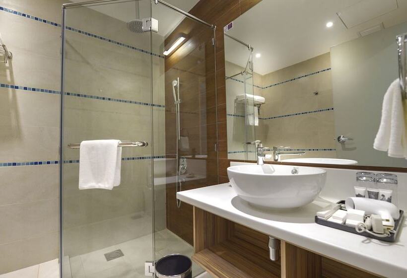 Люкс 3 Спальни, Mercure Kota Kinabalu City Centre