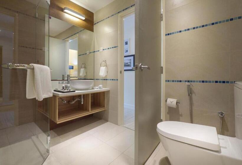 Люкс 3 Спальни, Mercure Kota Kinabalu City Centre