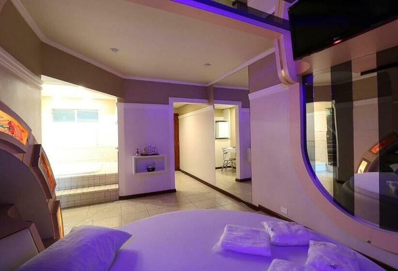 자쿠지 스위트, Liberty Motel