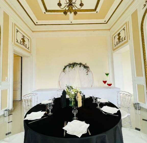 Четырехместный Номер Deluxe, Château De Crènille
