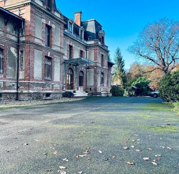 Четырехместный Номер Стандарт Вид на Сад, Château De Crènille