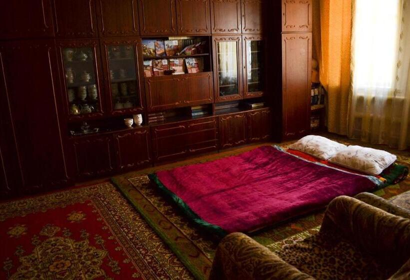 Economy Triple Room, Guesthouse Bermet