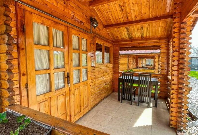 اتاق استاندارد سه نفره, La Căsuțe