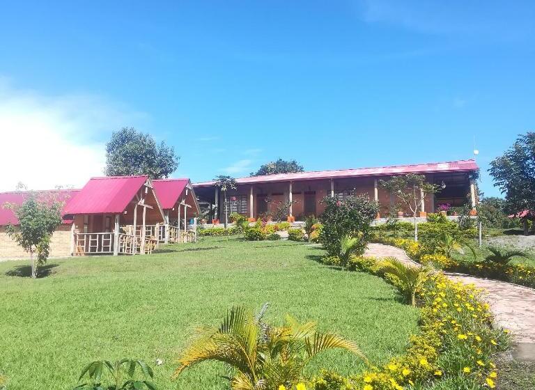 اتاق خانوادگی با چشمانداز باغ, San Agustín Wayrana