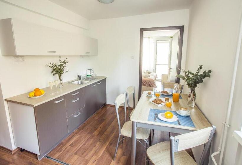 2 Bedrooms Apartment Lake View, Villa Gréta