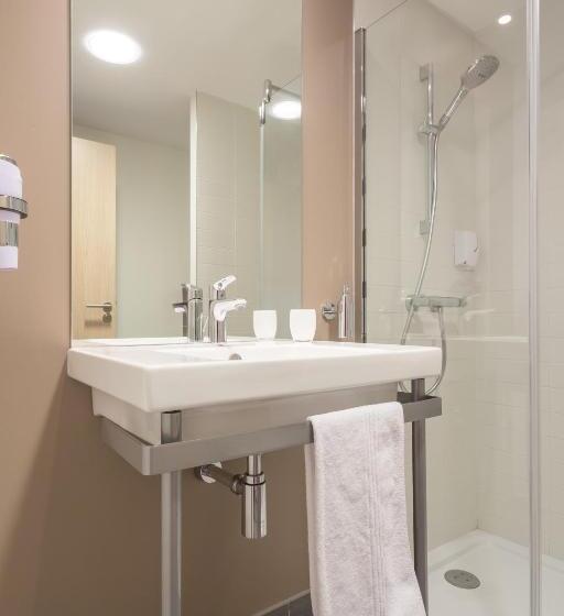 Полулюкс, Akena City Reims Bezannes