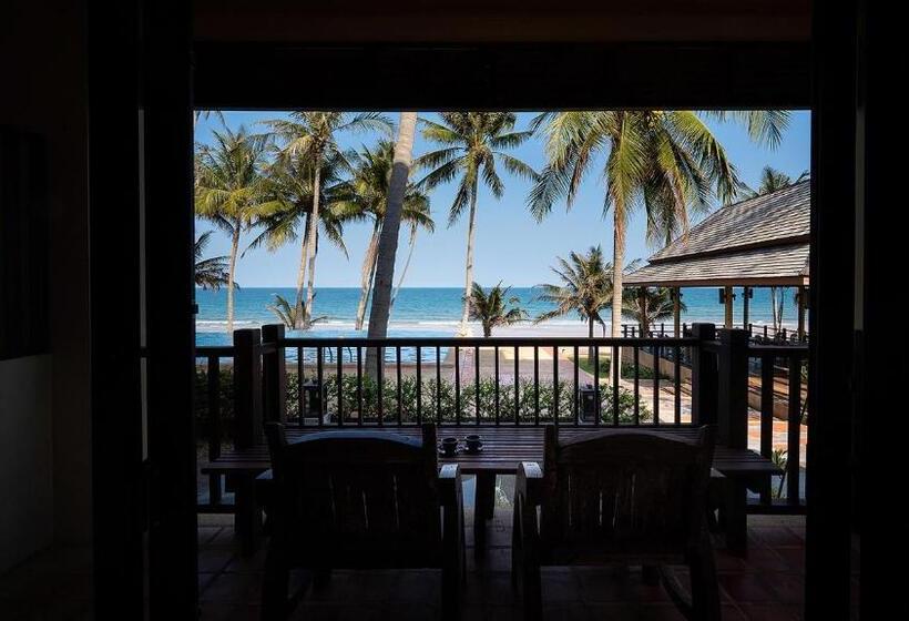 Номер Superior Кровать Кинг, Bansaithong Beach Resort