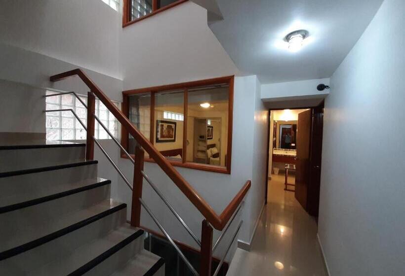 اتاق استاندارد یک نفره, Flower S House