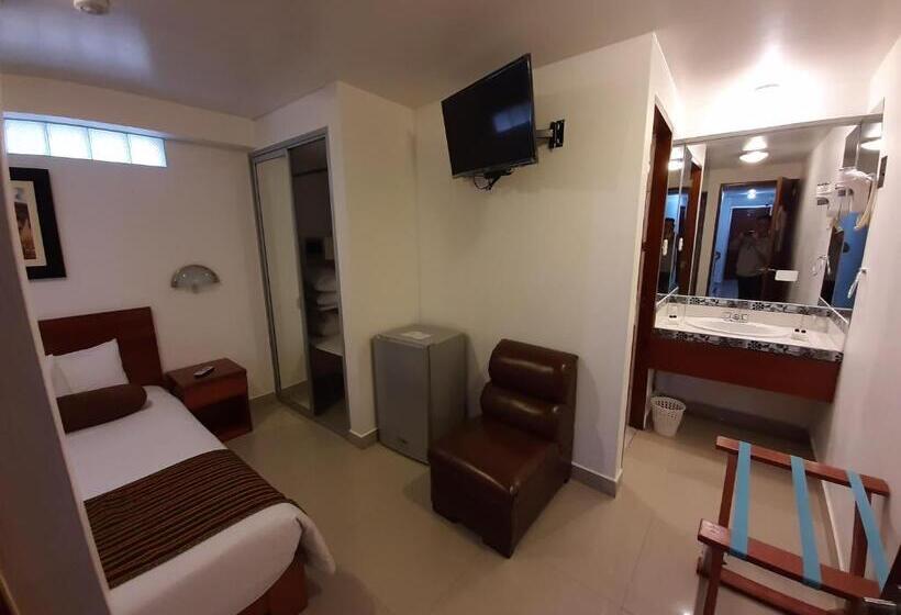 اتاق استاندارد یک نفره, Flower S House