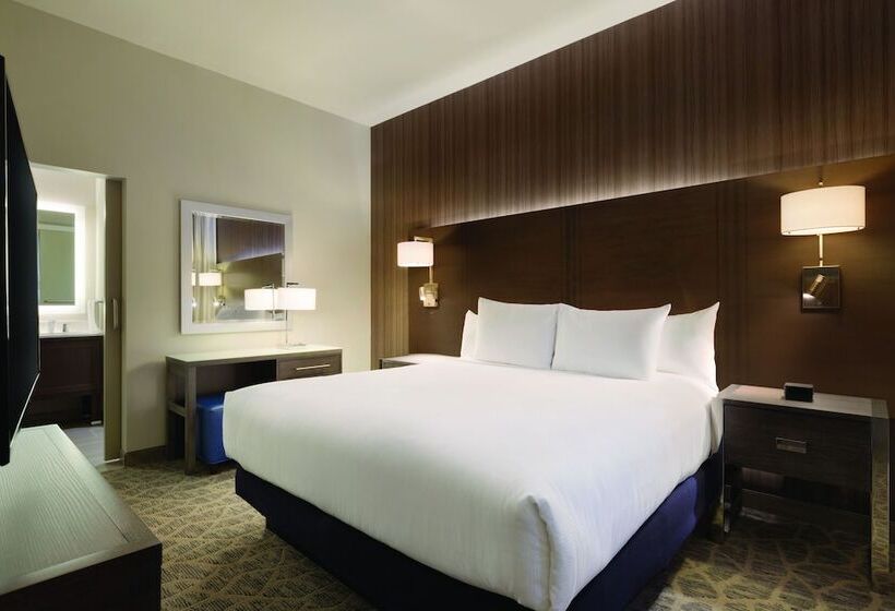 Люкс, Embassy Suites By Hilton The Woodlands At Hughes Landing