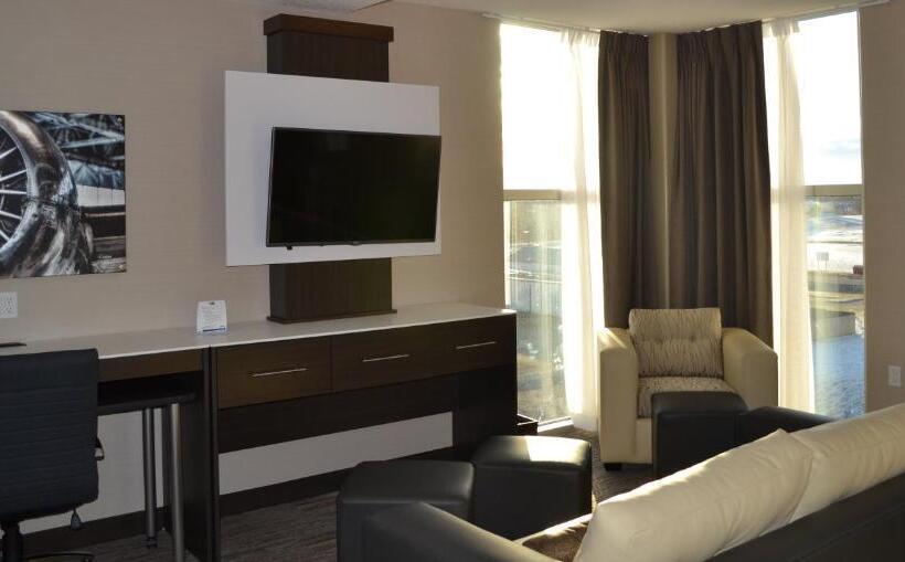 이그제큐티브 스위트, Holiday Inn Express & Suites Cold Lake, An Ihg