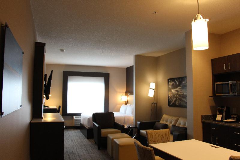 스위트, Holiday Inn Express & Suites Cold Lake, An Ihg