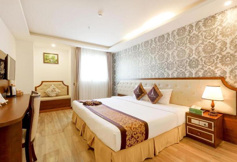 اتاق لوکس با چشم‌انداز دریا, Paris Hotel & Apartment Nha Trang