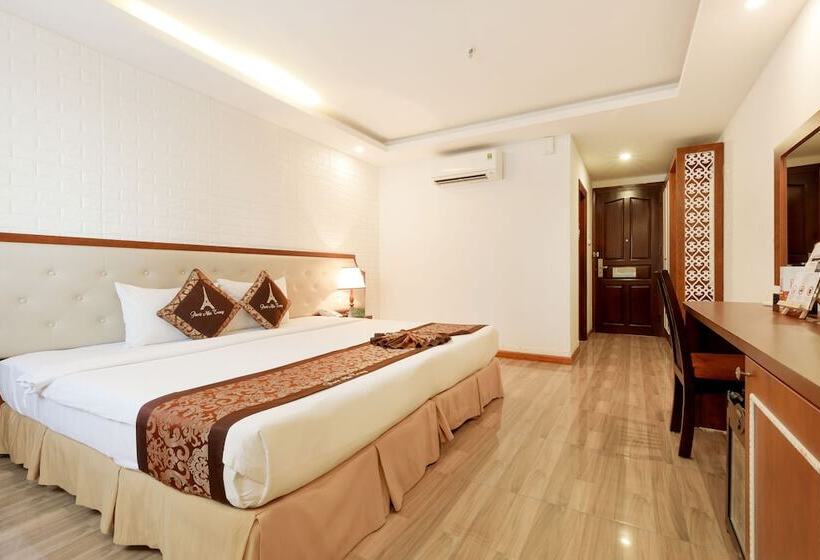 اتاق لوکس با چشم‌انداز شهر, Paris Hotel & Apartment Nha Trang