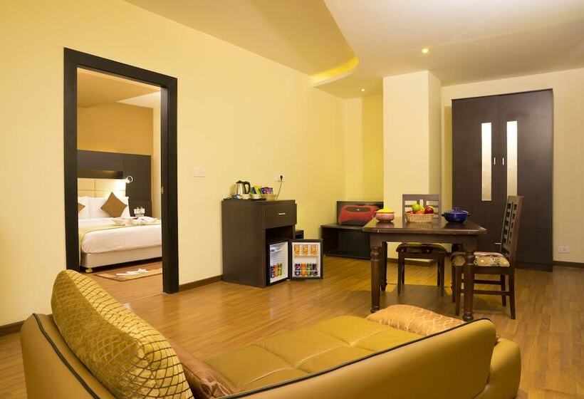 سوییت جونیور, Poppys Hotel Madurai