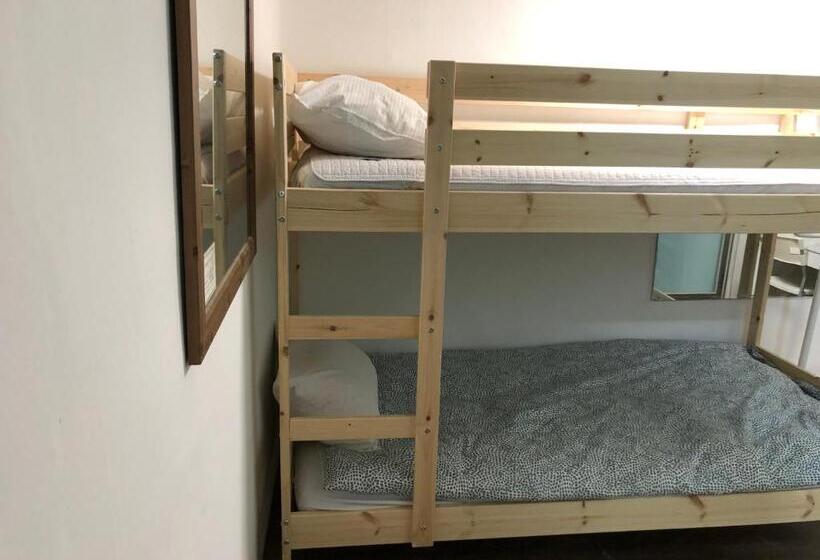 Номер Стандарт, Hostel Metro