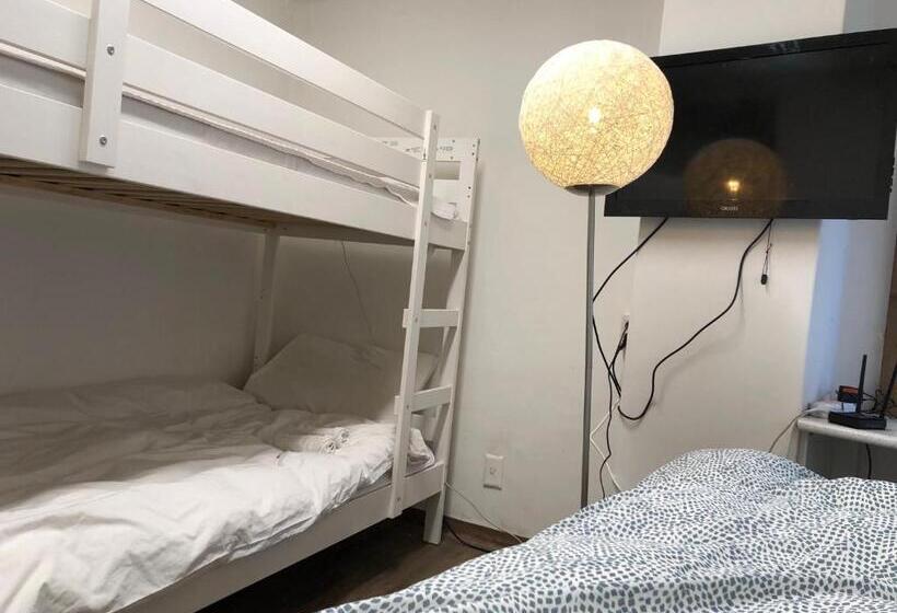 Номер Стандарт, Hostel Metro