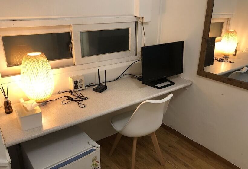 Номер Стандарт, Hostel Metro