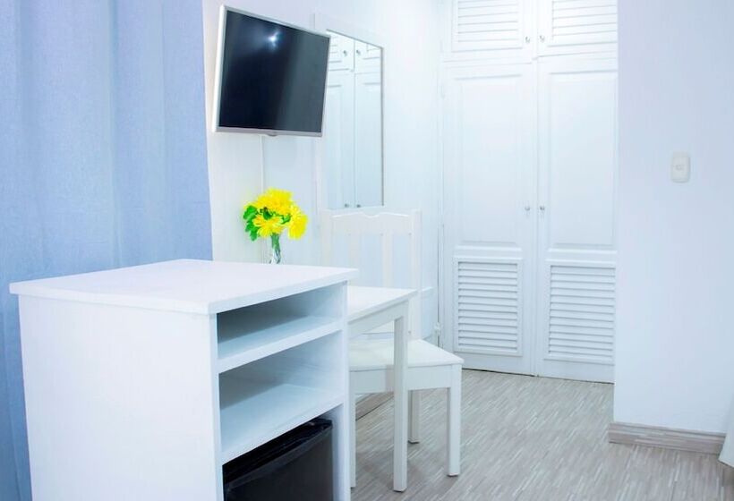 Quarto Triplo Estandar, Capriccio Mare y Restaurante