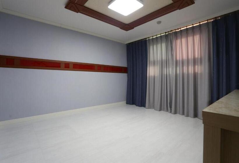 Quarto Estandar, Paradaise Motel