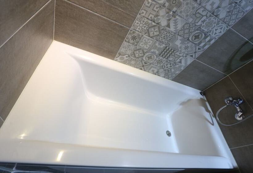 Quarto Estandar, Paradaise Motel