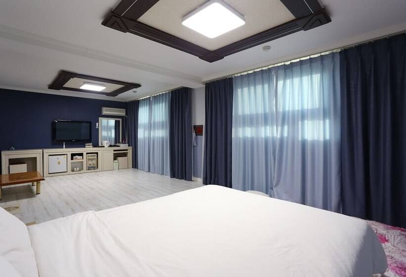 Семейный Номер, Paradaise Motel