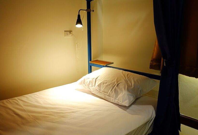 Cama em Quarto Compartilhado, Happy Hostel