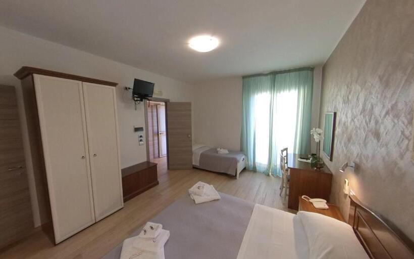 اتاق استاندارد سه نفره, Albergo Perseo