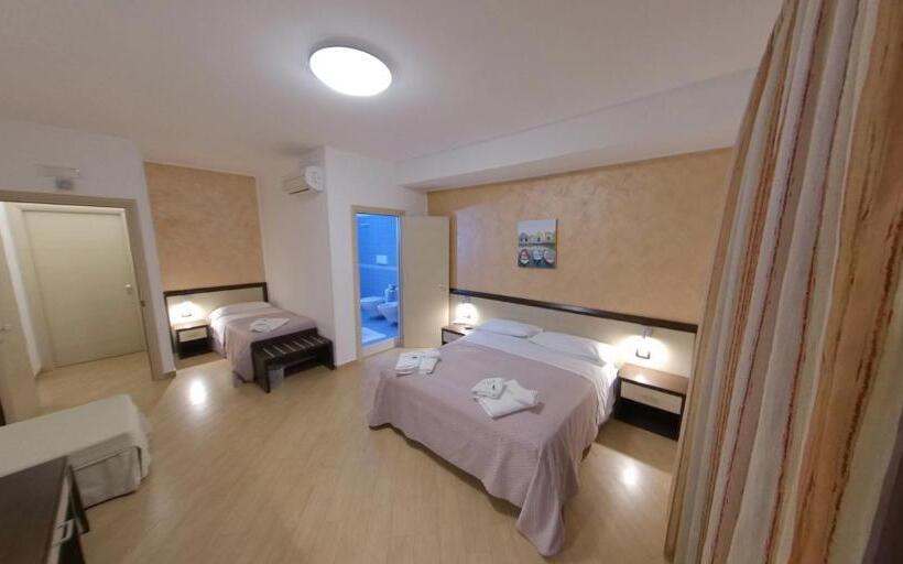 اتاق سوپریور سه تخته, Albergo Perseo