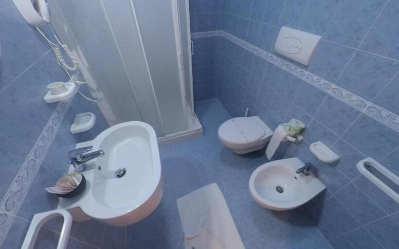 اتاق سوپریور سه تخته, Albergo Perseo