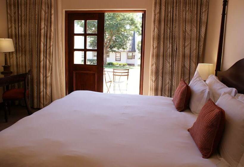Quarto Deluxe, Kievits Kroon Gauteng Wine Estate