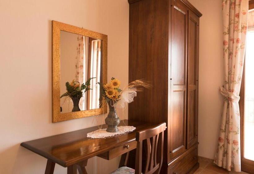 Апартаменты 1 Спальня Вид на Бассейн, Agriturismo La Vecchia Fattoria