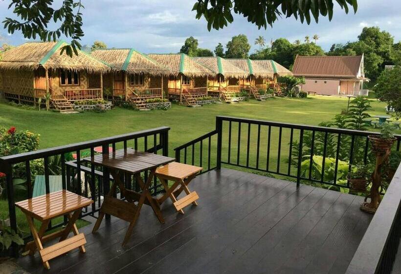 كابينة, Bamboo House Resort