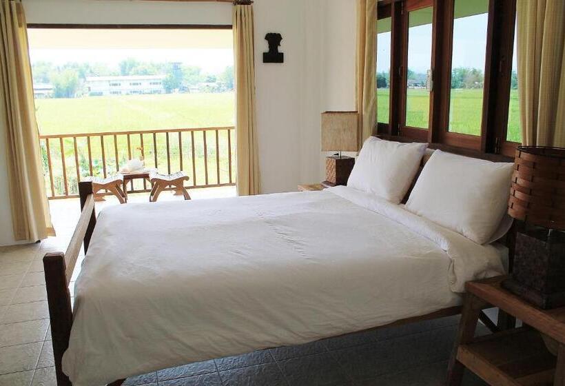بانگلوی استاندارد, Country Retreat