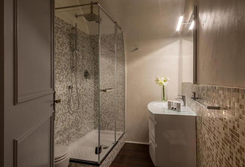סוויטת ג'וניור עם מרפסת, Palazzo De Cupis  Suites And View