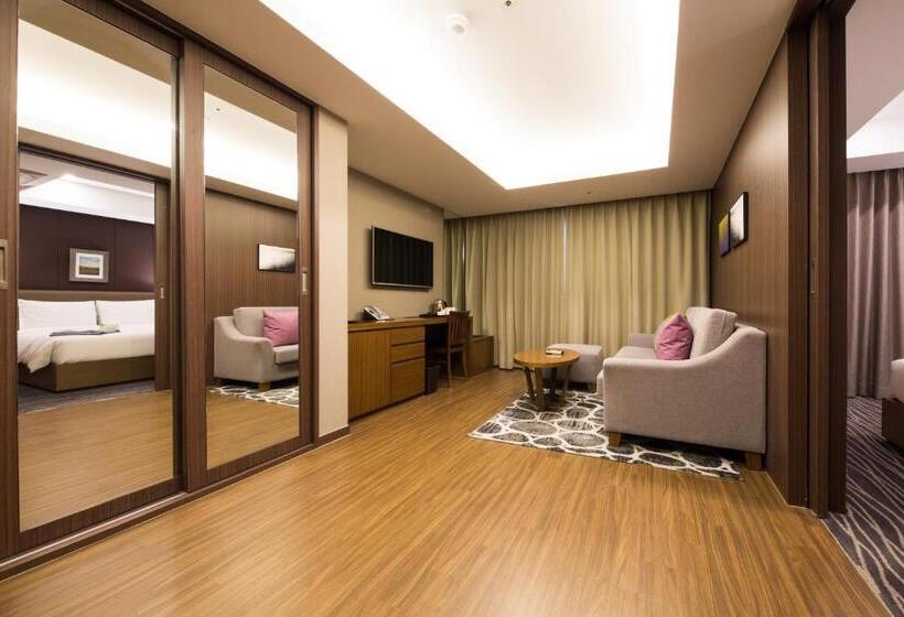 Номер Deluxe, Busan Business